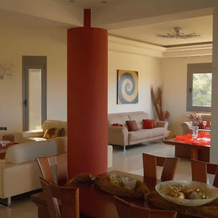 Artemis Hotel